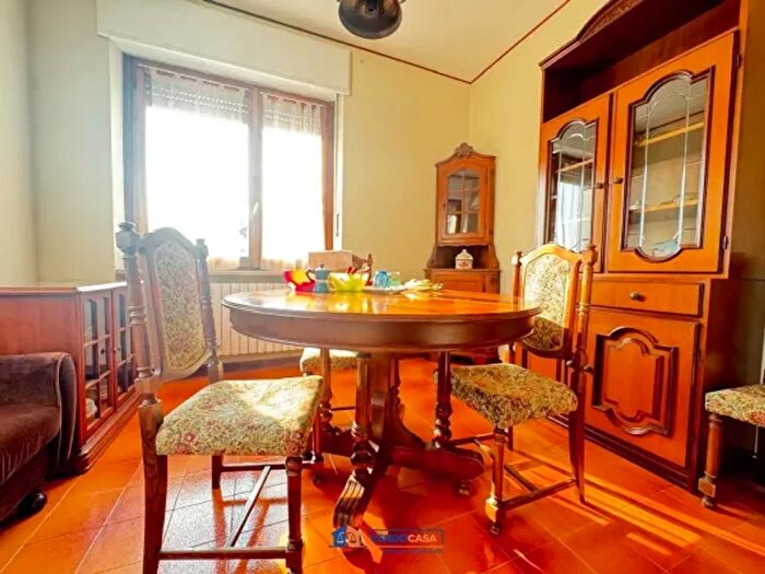 Casa quadrilocale in vendita in Via Edoardo Ravazza, Mombercelli