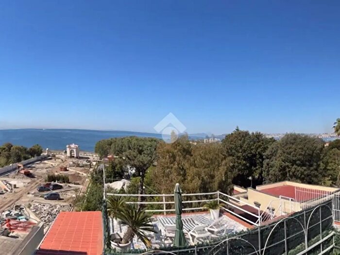 Appartamento trilocale in vendita in Corso Garibaldi, Portici