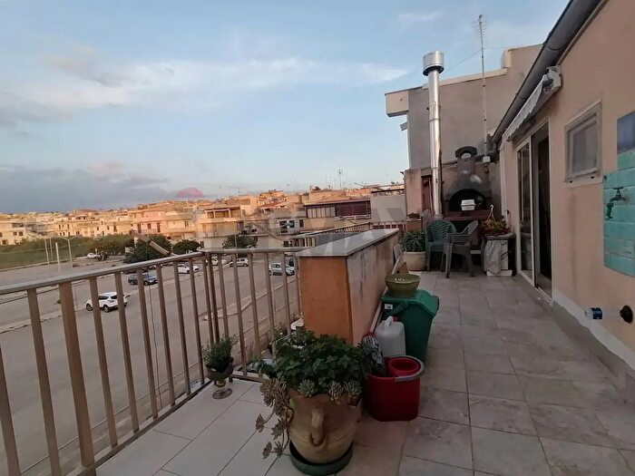 Appartamento con 5 locali in vendita in Scicli