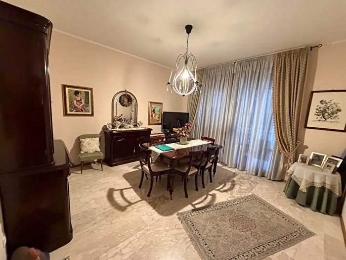 Appartamento con 5 locali in vendita in Ravenna