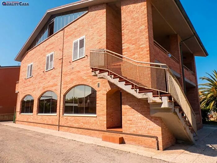 Casa trilocale in vendita in Via Libeccio, Falconara Marittima