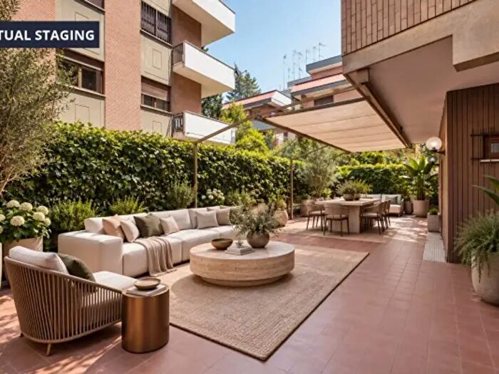 Appartamento con 5 locali in vendita in Via Madesimo, Roma