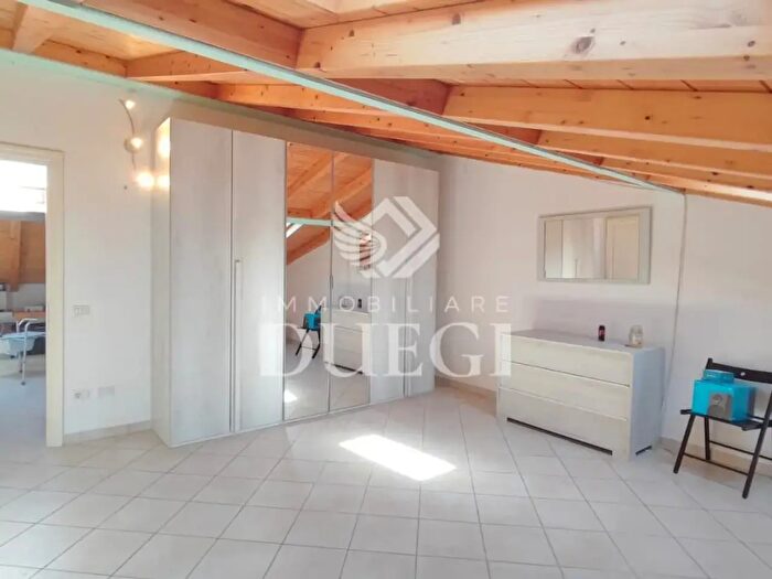 Casa con 8 locali in vendita in Viareggio