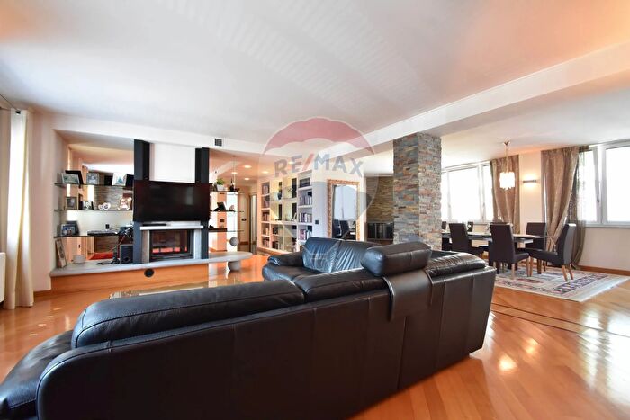 Casa con 10 locali in vendita in Via Bianchi Novello, Villadossola