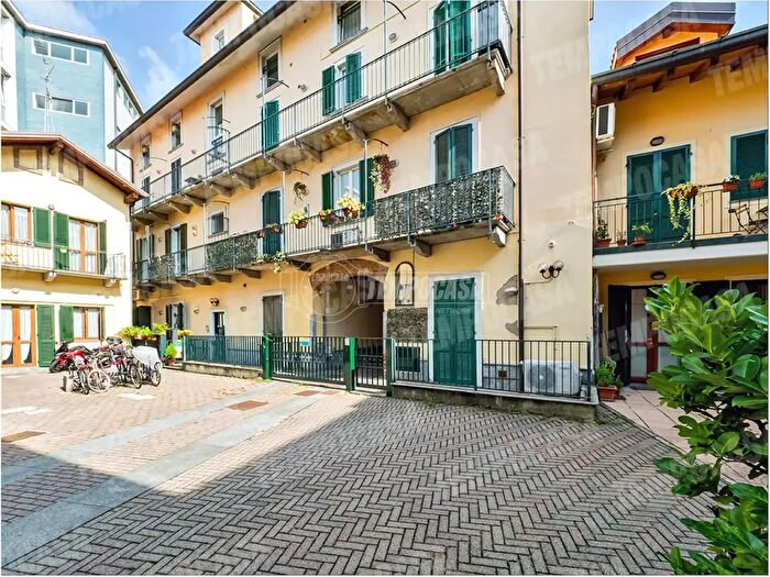 Appartamento trilocale in affitto in Via Pesa del Lino Interno, Monza