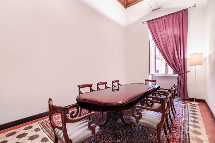 Appartamento con 6 locali in vendita in Via Venti Settembre, Roma