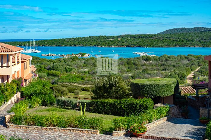 Appartamento trilocale in vendita in Golfo Aranci