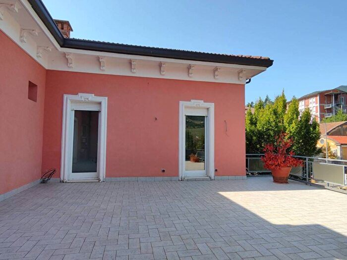 Appartamento trilocale in vendita in Viale Giuseppe Garibaldi, Centro, Bobbio