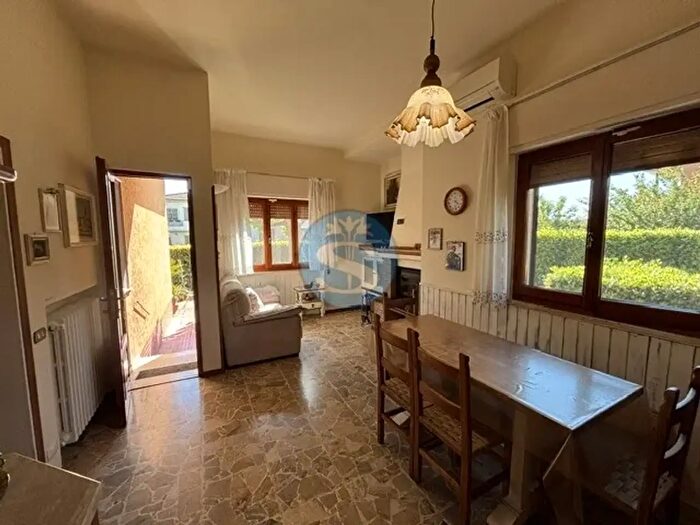 Casa con 5 locali in affitto in Pietrasanta