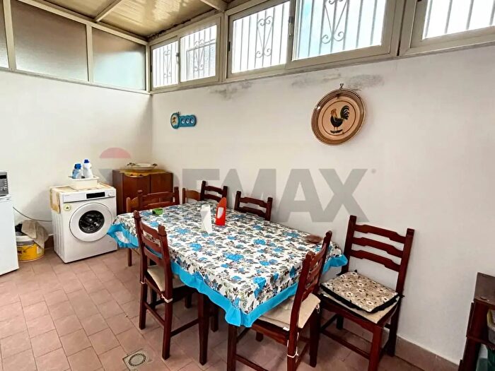 Appartamento trilocale in vendita in Via Ferdinando Firmaturi, Palermo