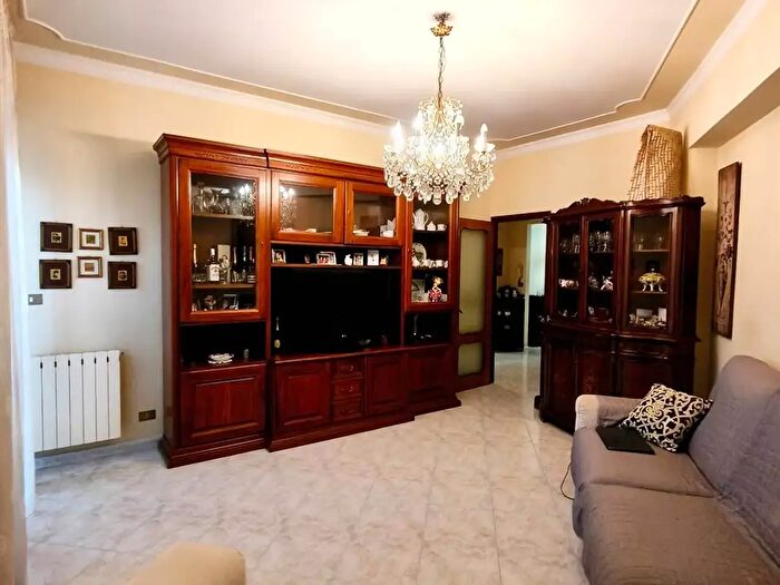 Appartamento trilocale in vendita in Via Madonna delle Lacrime, San Giovanni La Punta