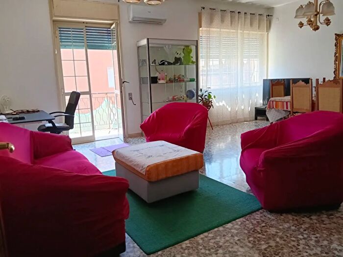 Appartamento trilocale in affitto in Siracusa