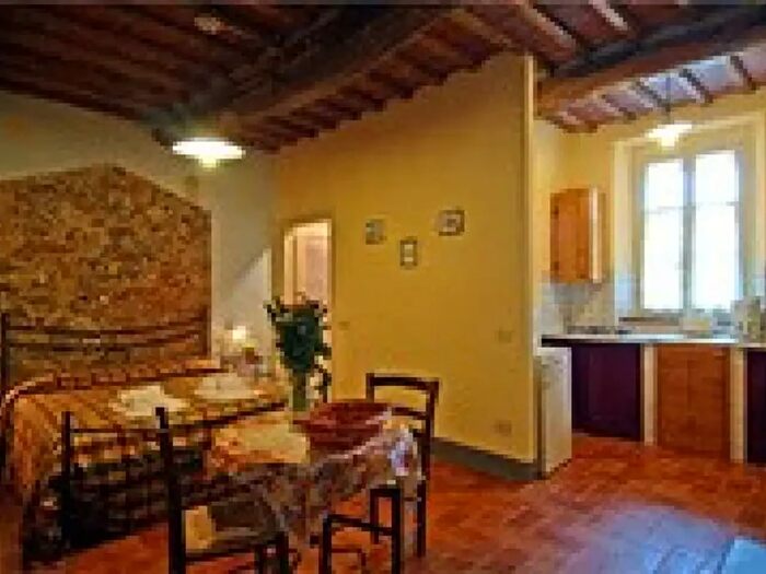 Appartamento trilocale in affitto in Via di Arsina, Lucca