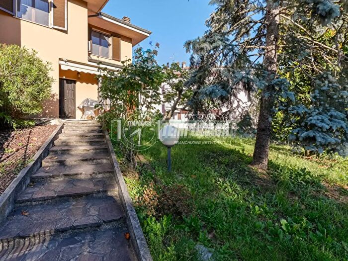 Casa con 5 locali in vendita in Via Donatori di Sangue, Liscate