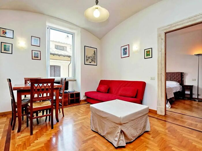 Appartamento monolocale in affitto in Borgo Pio, Roma