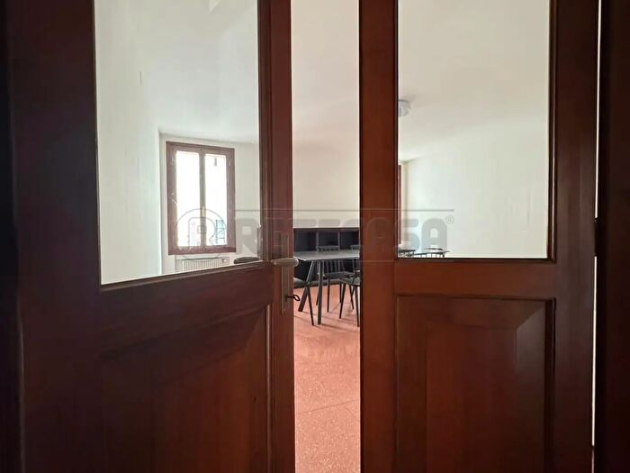 Appartamento trilocale in affitto in Via Menarola, Bassano Del Grappa