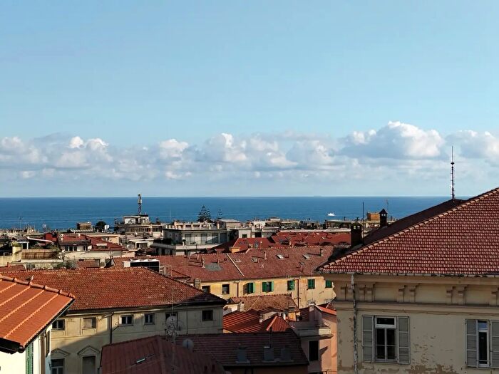 Appartamento con 5 locali in vendita in Sanremo