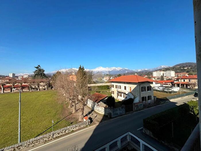 Appartamento con 6 locali in vendita in Via Felice Trossi, Vigliano Biellese