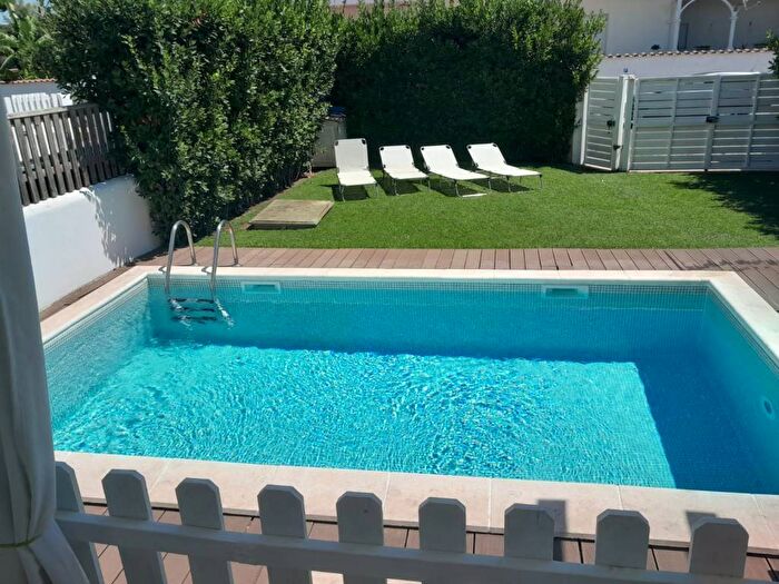 Casa con 6 locali in affitto in Viale Viareggio, Fregene, Fiumicino