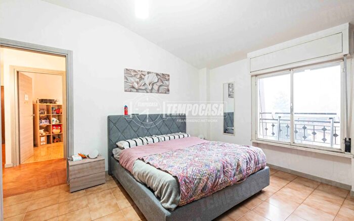 Appartamento trilocale in vendita in Via Roma, Lambrugo