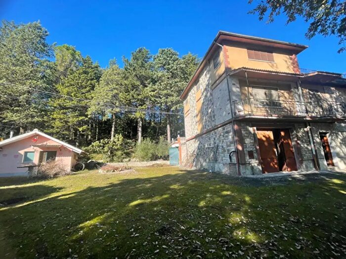 Casa in vendita in Serra San Quirico