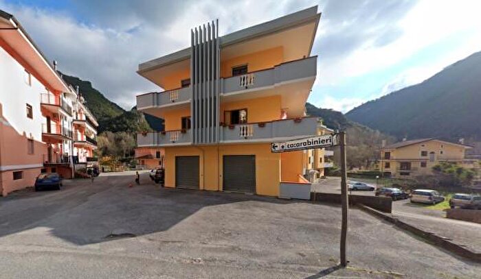 Appartamento quadrilocale in vendita in Via Vincenzo Guaragna, Orsomarso