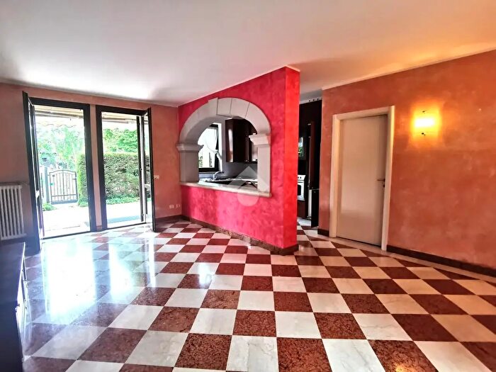 Appartamento trilocale in affitto in Corso San Lorenzo, Pescantina