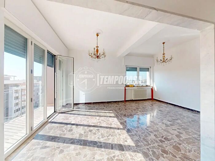 Appartamento quadrilocale in vendita in Via Campania, Lecce