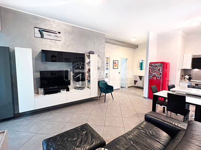 Appartamento bilocale in affitto in Via Amilcare Ponchielli, Parco, Monza