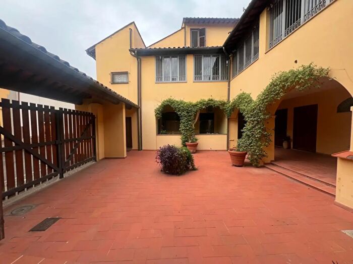 Casa quadrilocale in vendita in Via Palagio degli Spini, Firenze