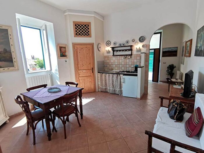 Appartamento bilocale in vendita in Via delle Sambucare, Tuscania