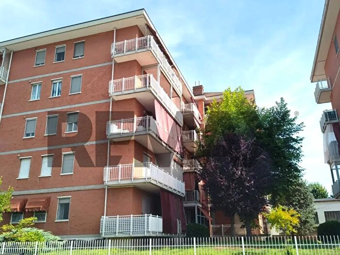 Appartamento trilocale in vendita in Via IV Novembre, Cambiano