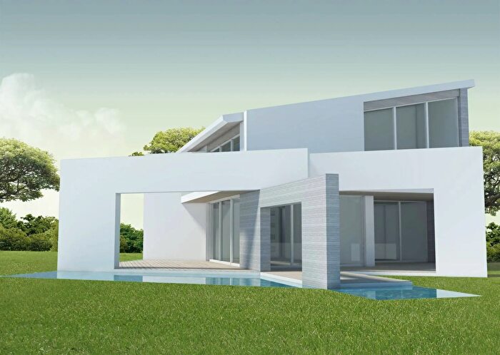 Casa con 6 locali in vendita in Via Piave Ivrea, Ivrea