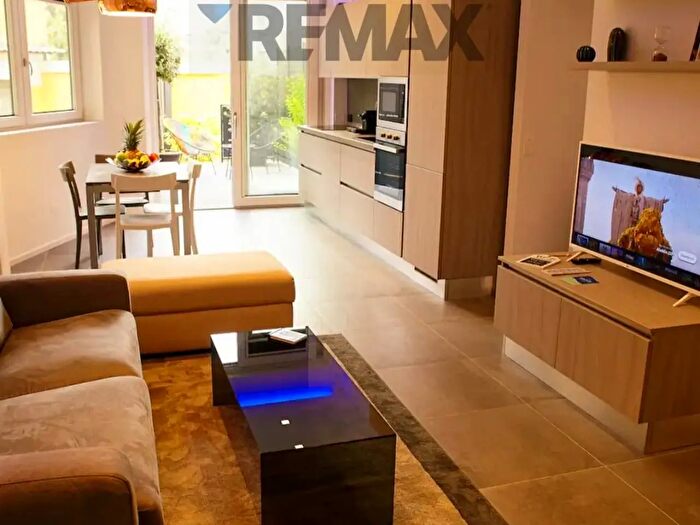 Appartamento monolocale in vendita in Via Belinzaghi, Milano