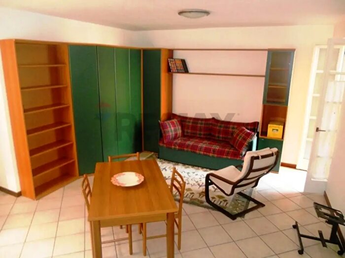 Appartamento monolocale in affitto in Via Sacromonte, Varese