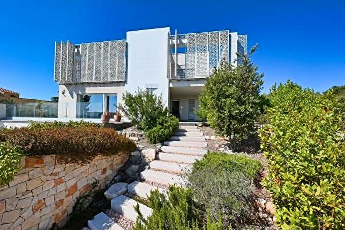 Casa con 6 locali in vendita in Via Fratelli Bandiera, Putignano