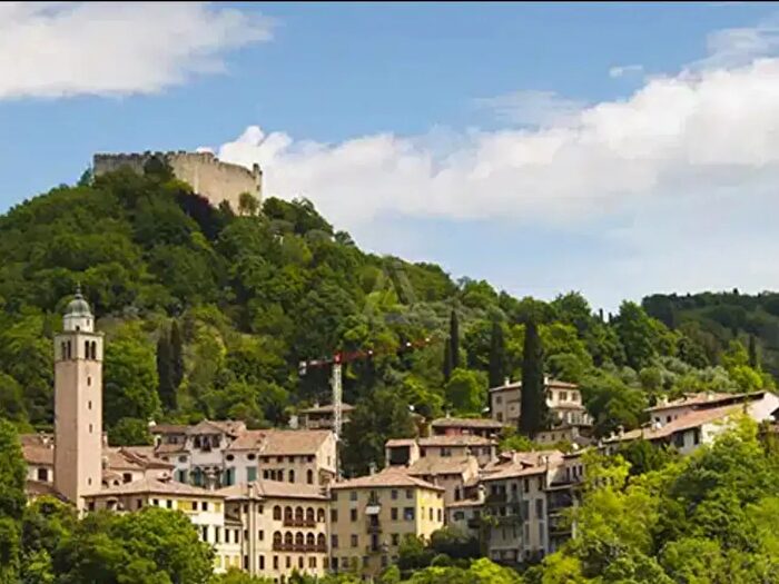 Casa con 6 locali in vendita in Via San Martino, Asolo
