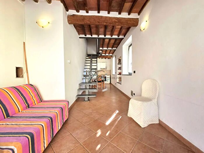 Casa trilocale in vendita in Viale San Gemignano, Lucca