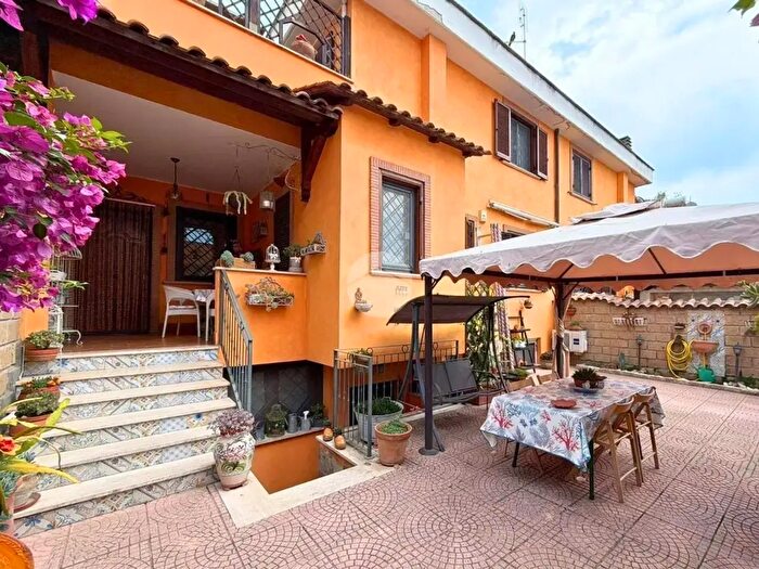 Casa con 5 locali in vendita in Via di Malafede, Roma