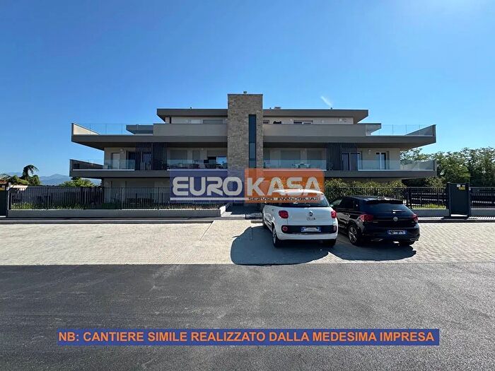 Appartamento quadrilocale in vendita in Via Konrad, Osio Sopra