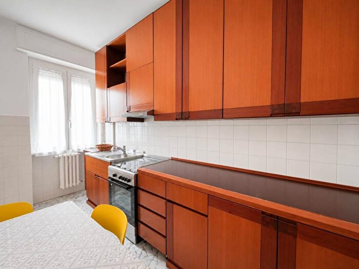 Appartamento bilocale in affitto in Via delle Primule, Lorenteggio, Milano