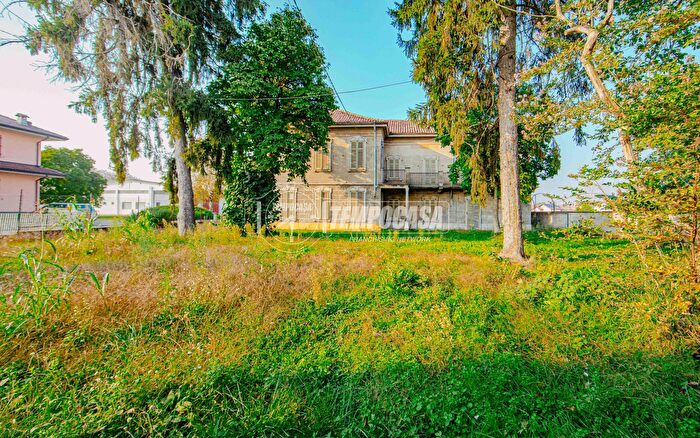 Casa con 5 locali in vendita in Via Marchino, Albonese