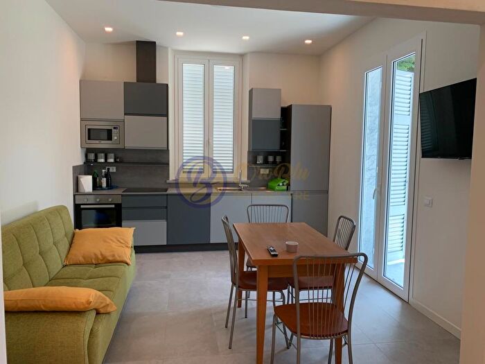 Casa quadrilocale in vendita in Camaiore