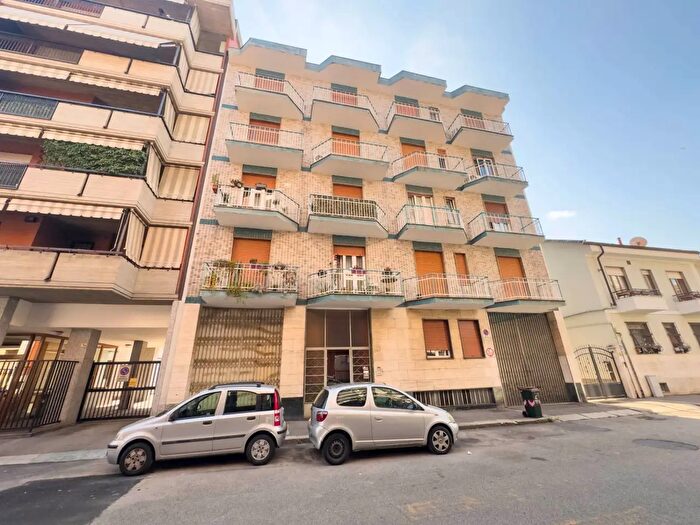 Appartamento quadrilocale in vendita in Via Tempio Pausania, Torino