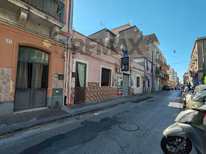 Casa quadrilocale in vendita in Catania