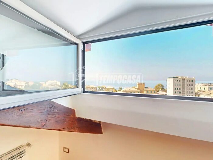 Appartamento trilocale in vendita in Via Ernesto Cabruna, Genova