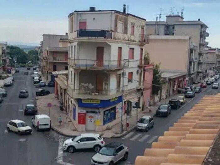 Appartamento con 6 locali in vendita in Via Duca d'Aosta, Lentini