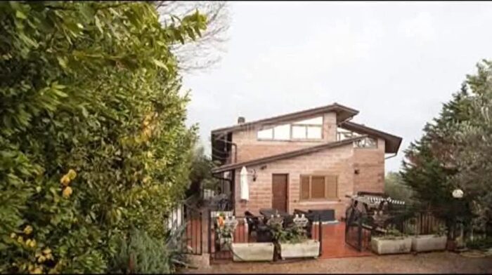 Appartamento con 6 locali in vendita in Perugia