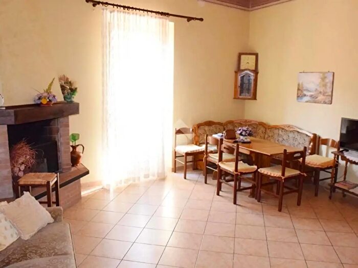 Appartamento quadrilocale in vendita in Corso Vittorio Emanuele, Scurcola Marsicana