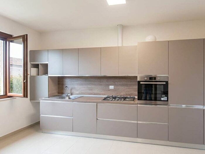 Appartamento trilocale in affitto in Centro, Morrovalle